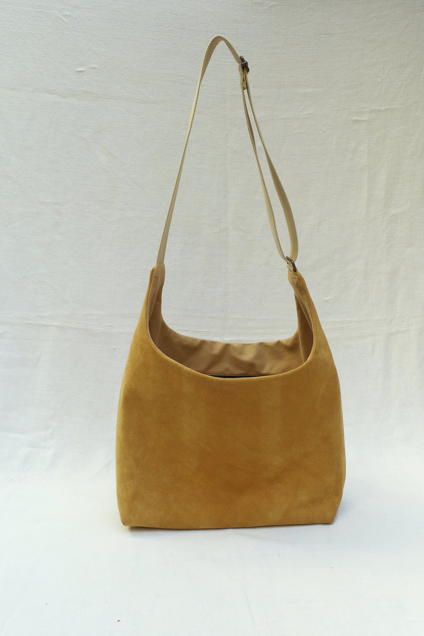 Cuir retourné beige