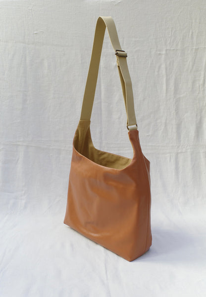 Cuir d'agneau glossy beige
