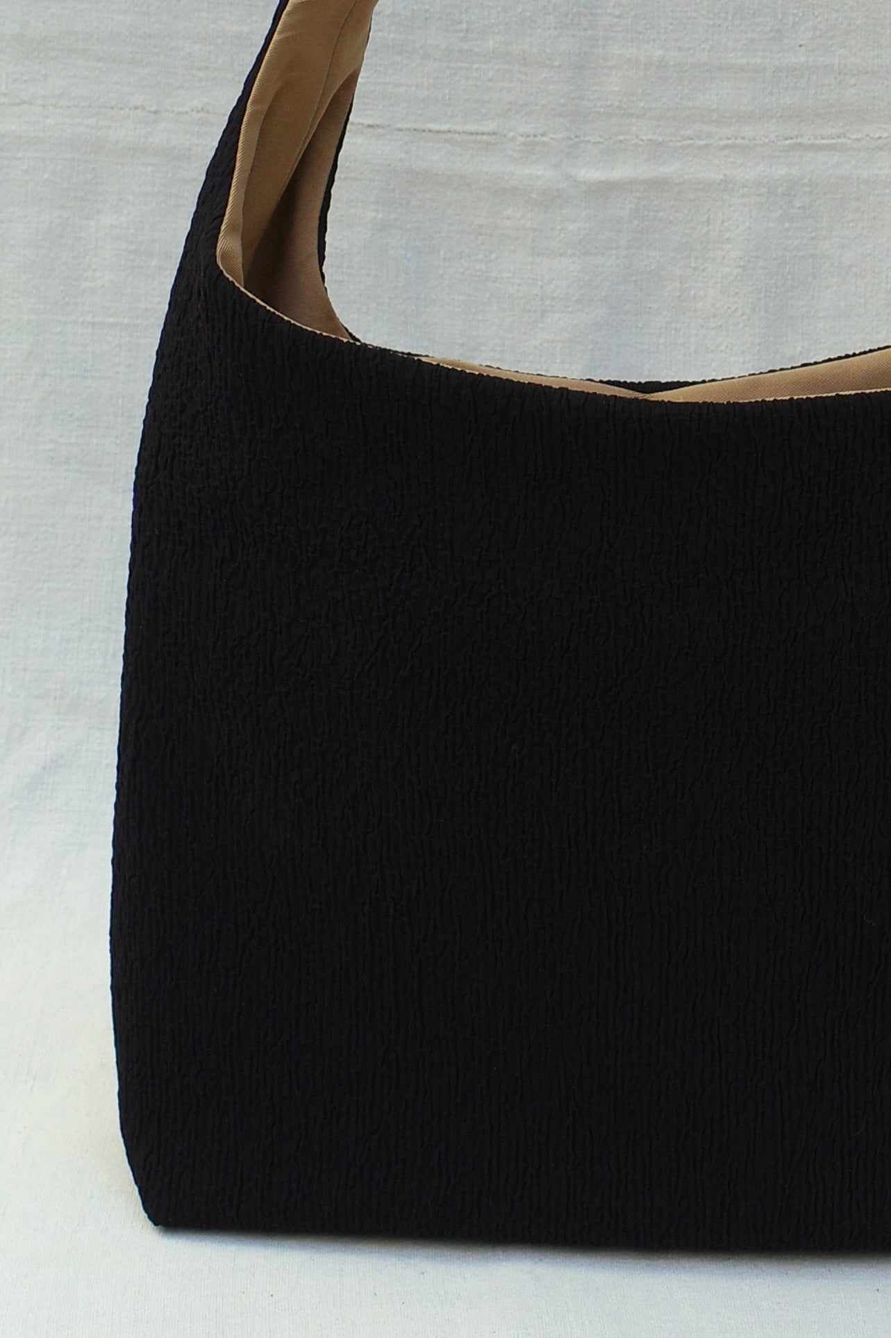 Sac noir cloqué