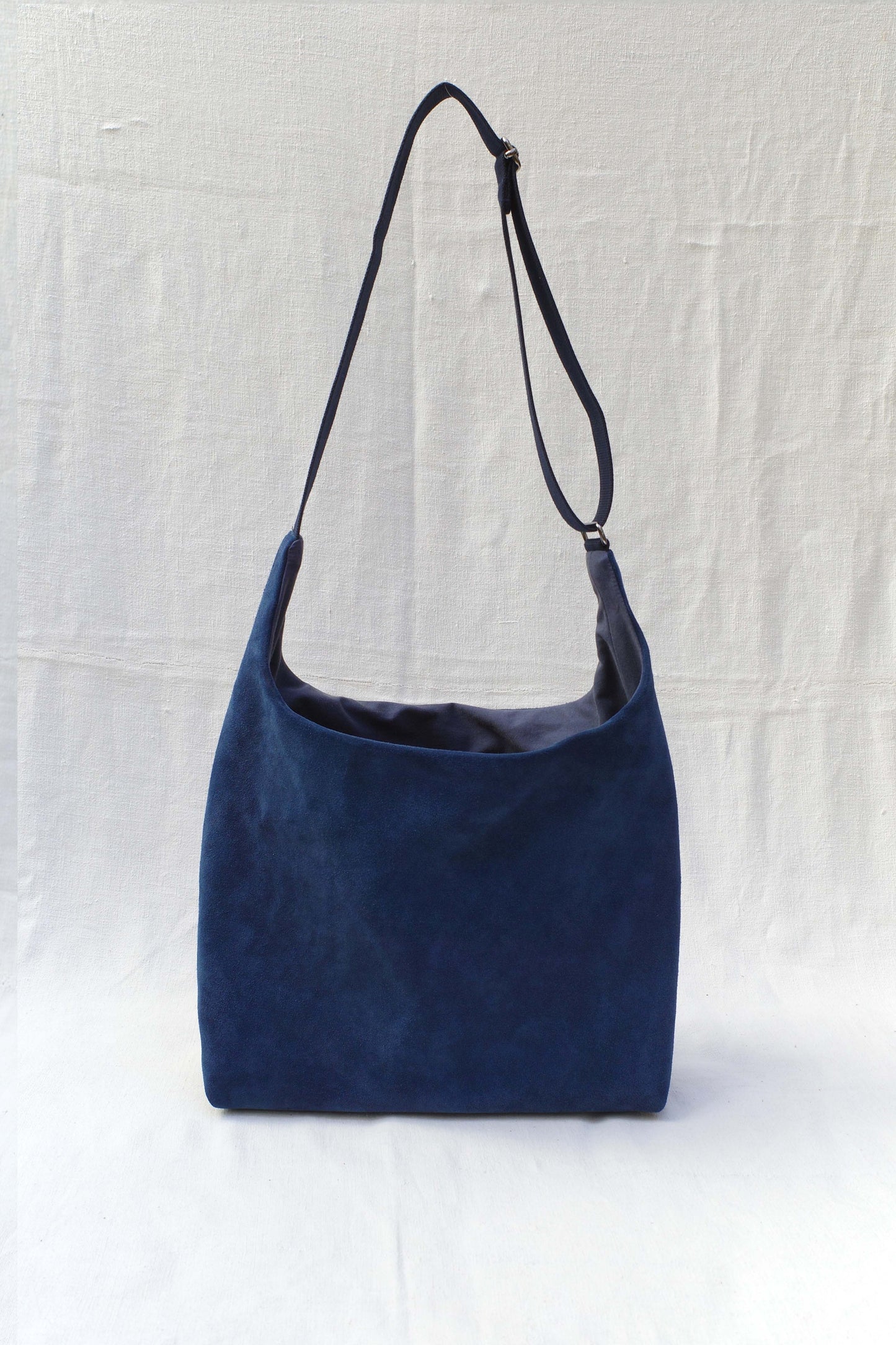 Cuir retourné bleu