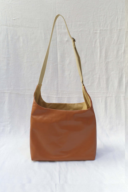 Cuir d'agneau glossy beige